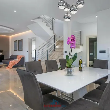 K Comfortable 4* פרמנטורה